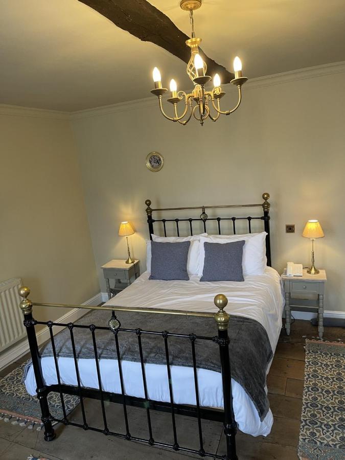 The Castle Gasthof Llandovery